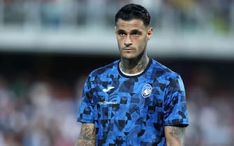 Cesena, Italy. 12th Aug, 2023. Gianluca Scamacca of Atalanta Bc during warm up before the pre-season test match beetween Juventus Fc and Atalanta Bc at Orogel Stadium on August 12, 2023 in Cesena, Italy . Credit: Marco Canoniero/Alamy Live News