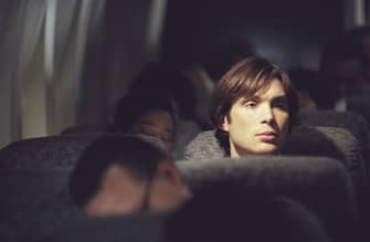 Jackson (CILLIAN MURPHY) tries to act like any other passenger on the night flight to Miami in DreamWorks Pictures? suspense thriller RED EYE, directed by Wes Craven.