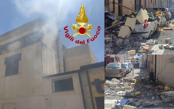 Sassari, esplosione in palazzina per fuga gas: estratto uomo dalle macerie, è in coma