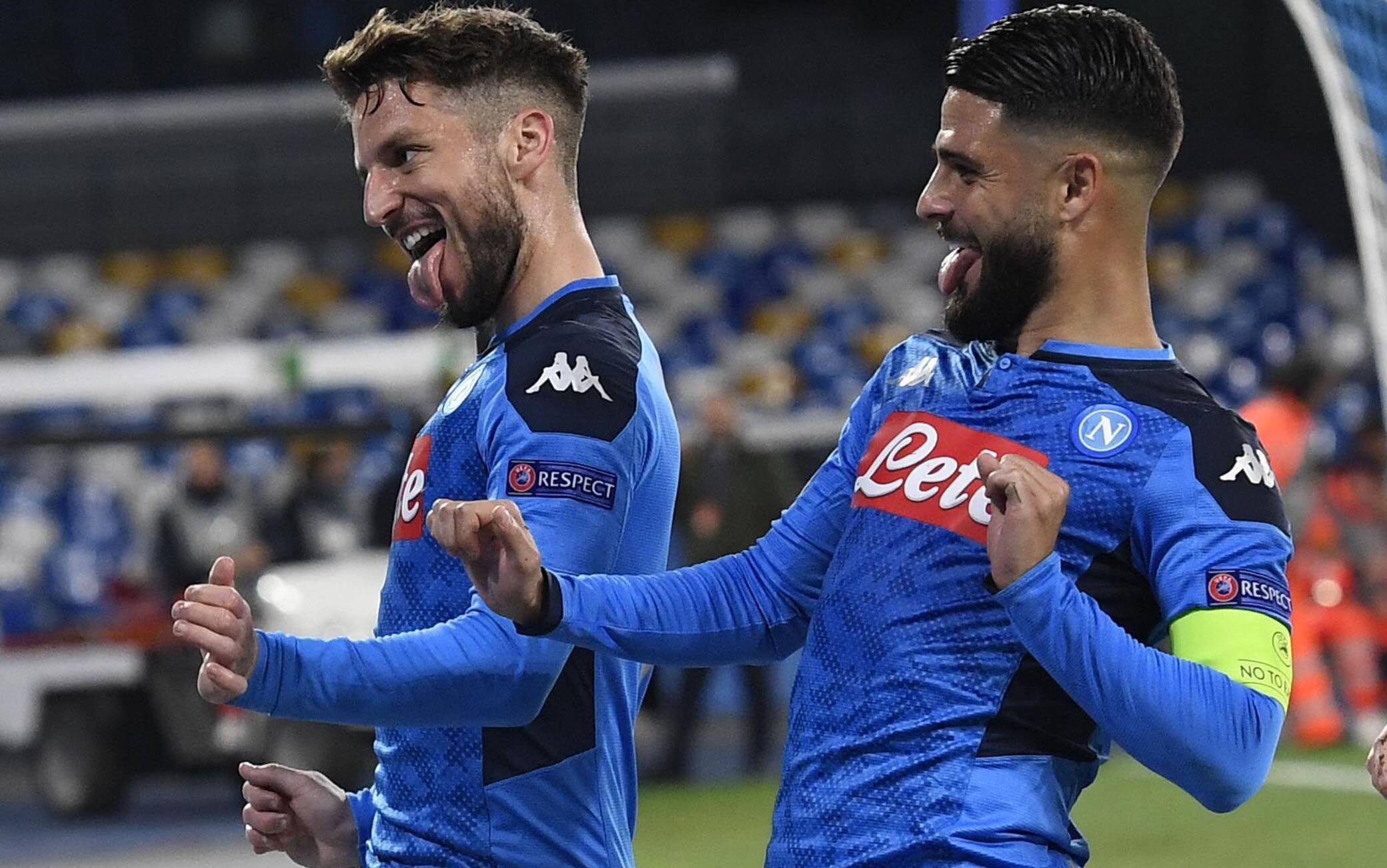 Napoli's Dries Mertens (L) jubilates with his teammate Lorenzo Insigne after scoring the goal during the first leg of the UEFA Champions League round of 16 soccer match SSC Napoli vs FC Barcelona at the San Paolo stadium in Naples, Italy, 25 February 2020. 
ANSA/CIRO FUSCO 