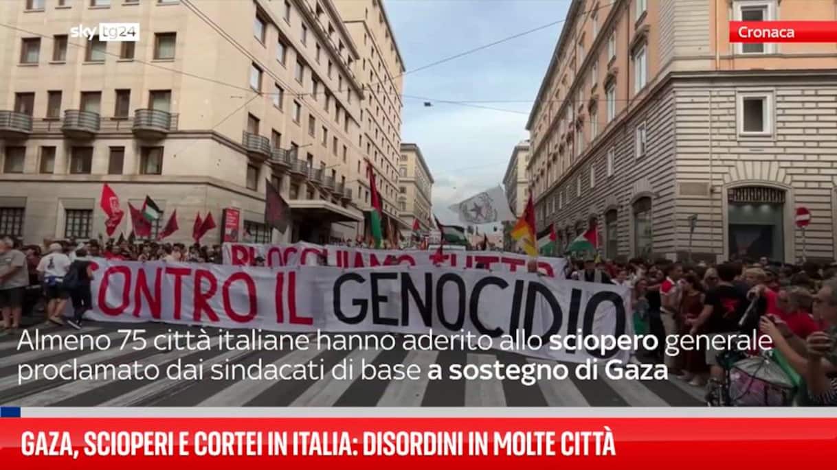 Gaza, scioperi e cortei in Italia: disordini in molte città Gaza, scioperi e cortei in Italia: disordini in molte città