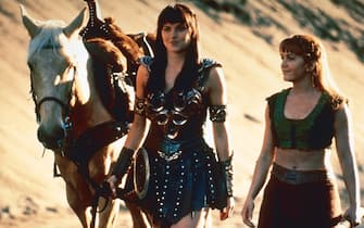 Lucy Lawless e Renée O'Connor in una scena di Xena