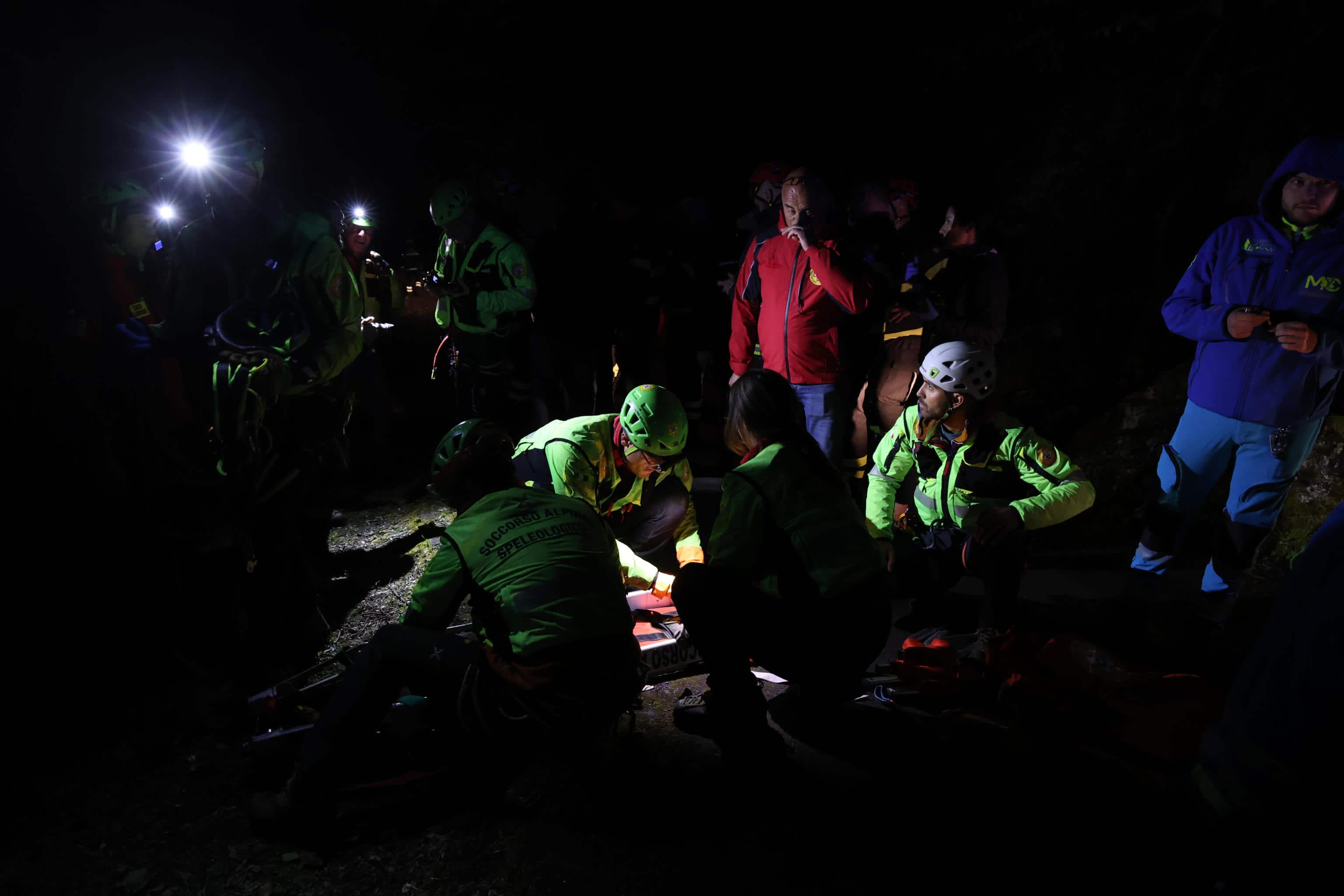 I soccorritori sul luogo della tragedia