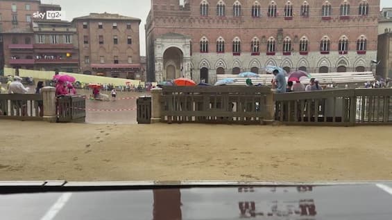 Palio Siena, rinviata prima corsa al 3 luglio per maltempo