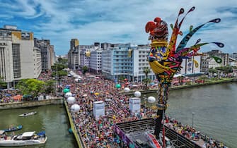 epaselect epa10475793 An aerial photo made with a drone shows people attending the parade 'Galo da Madrugada' during the carnival in Recife, Brazil, 18 February 2023.  EPA/Ney Douglas