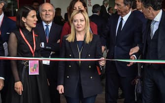 La Presidente del Consiglio Giorgia Meloni in occasione della visita al Salone del Mobile, a Milano, 18 Aprile 2023. ANSA