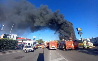 incendio milano oggi