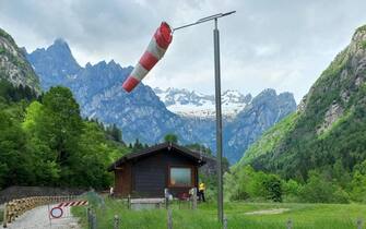 Il punto di partenza da cui l'elicottero del soccorso alpino si è alzato in volo per recuperare i tre corpi, Val Masino (Sondrio), 29 maggio 2024. ANSA/ANP