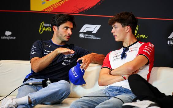 https://static.sky.it/editorialimages/c601b6720ed298d428ca6b757fc33fa7f10c343c/skysport/it/motori/formula-1/video/2025/05/29/f1-gp-spagna-sainz-ali-flessibili-direttiva-video/f1_ipa_sainz_bearman_2025.jpg?im=Resize,width=565