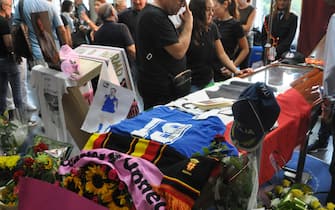 Persone allo stadio Barbera di Palermo per la camera ardente di Totò Schillaci Palermo.Morto Toto' Schillaci,la camera ardente allo stadio Renzo Barbera. Ph.Alessandro Fucarini. (Palermo - 2024-09-19, A.Fucarini) p.s. la foto e' utilizzabile nel rispetto del contesto in cui e' stata scattata, e senza intento diffamatorio del decoro delle persone rappresentate