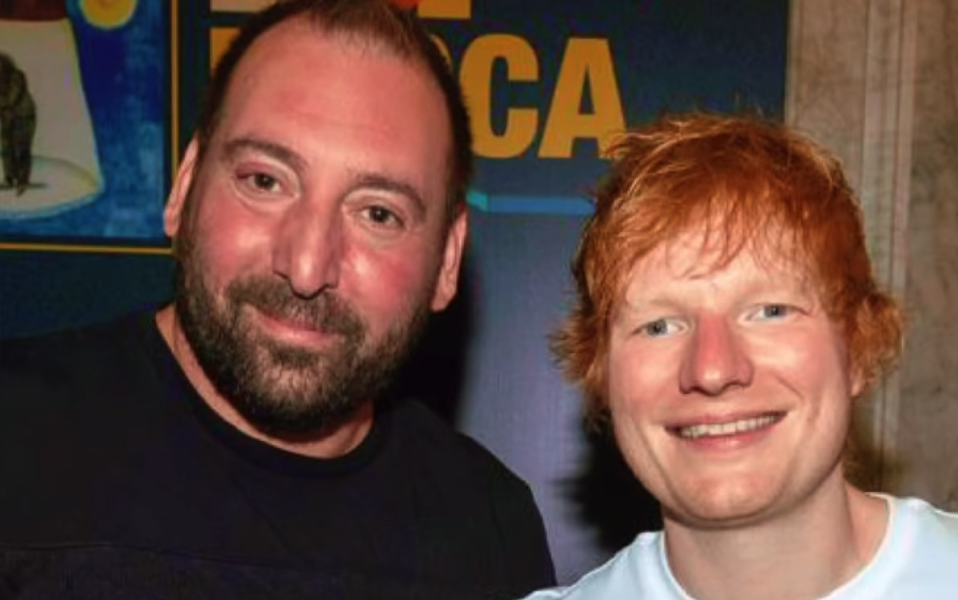 Ed Sheeran, la sua canzone Azizam in anteprima live per le strade di ...