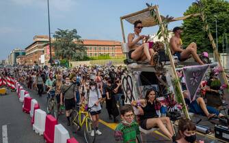 Milano. Marcia Marciona Non Tras Biciclettata in Occasione del Global gay Pride 2020