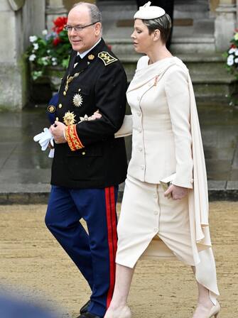 LONDON, ENGLAND - MAY 06: Prince Albert II of Monaco and Princess Charlene arrive to attend the Coronation of King Charles III and Queen Camilla on May 6, 2023 in London, England. The Coronation of Charles III and his wife, Camilla, as King and Queen of the United Kingdom of Great Britain and Northern Ireland, and the other Commonwealth realms takes place at Westminster Abbey today. Charles acceded to the throne on 8 September 2022, upon the death of his mother, Elizabeth II. (Photo by Toby Melville - WPA Pool/Getty Images)