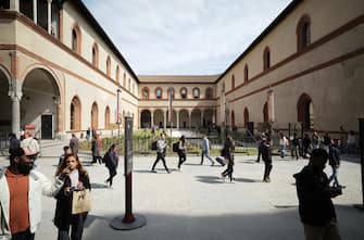 Pasquetta 2023
Nella foto turisti al castello
Milano, 10 aprile 2023, ANSA/Davide Canella