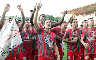 La Cremonese festeggia la promozione in Serie A