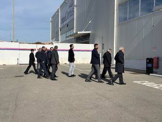 L'arrivo della delegazione azzurra presso la camera ardente di Gigi Riva, Cagliari, 24 Gennaio 2024. ANSA/FABIO MURRU