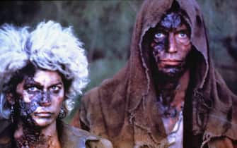 Jenette Goldstein, Lance Henriksen in Il buio si avvicina