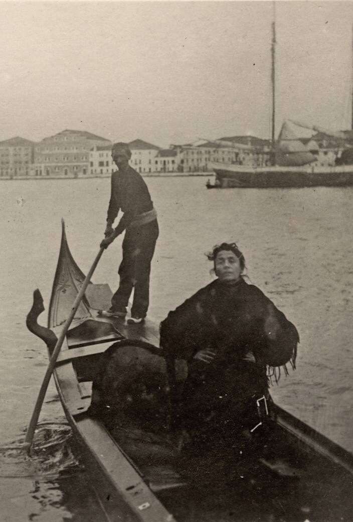 1.Eleonora_Duse_in_gondola.jpg