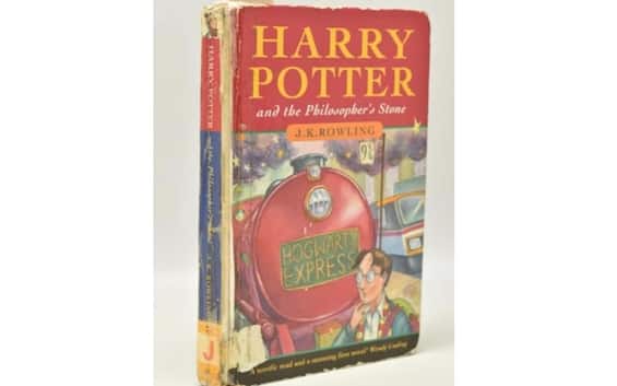 Harry Potter, libro 'La pietra filosofale' venduto all'asta per 10 mila  sterline
