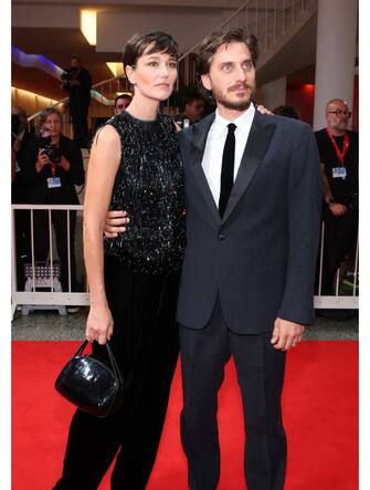 luca-marinelli-alissa-joung-venezia-red-carpet-getty - 1