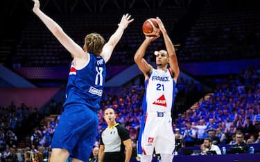 4.09 | FRANCIA-ISLANDA 114-74