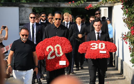 Gondomar piange Diogo Jota: le FOTO dei funerali