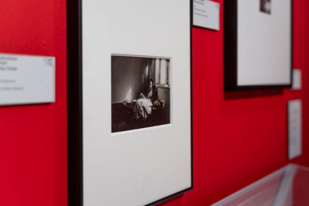 Vista della mostra Man Ray. Forme di luce a Palazzo Reale, Milano. Photo ©Andrea Verzola