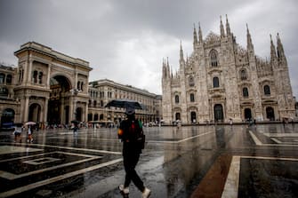 Pioggia forte in centro a Milano, 27 agosto 2023.ANSA/MOURAD BALTI TOUATI

