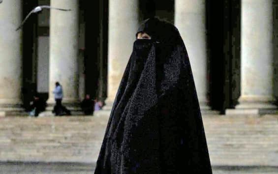 Lega, proposta di legge contro il velo islamico nei luoghi pubblici