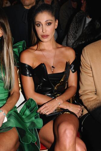 (KIKA) - MILANO - Nina Moric e Belen Rodriguez non si sono mai amate, anche e soprattutto per i loro trascorsi con Fabrizio Corona, cosÃ¬ ogni occasione Ã© buona per attaccarsi senza esclusione di colpi.[galleria]LEGGI ANCHE:Â Belen Rodriguez, il video senza veli Ã¨ da capogiroQuesta volta Ã¨ successo sulla scia dela caso che ha visto coinvolto Riccardo Fogli e l&#39;ex re dei paparazzi all&#39;Isola dei Famosi. Moric ha preso le parti di Corona, che aveva rivelato in diretta come il cantante fosse stato tradito dalla moglie Karin Trentini con il suo amico, lo stilista Giampaolo Celli, dopo che la Rodriguez aveva definito quella mossa uno "schifo".GUARDA ANCHE: Isola dei Famosi: baraonda Corona-Fogli. Belen: â  Che vergognaâ   "Non mi sarei mai aspettata dalla signora Belen Rodriguez - ha detto la modella croata -Â  che faccia la morale per ciÃ² che Ã¨ accaduto ieri sera. Gioia, ricorda ciÃ² che tu abbia fatto a me. Mio figlio aveva solo 5 anni. Sai comâ  Ã¨, la ruota gira e tu sei lâ  ultima che puÃ² fare la morale, ricordateloâ  .[video mp4=https://www.kikapress.com/kikavideo/mp4/kikavideo_198879.mp4 id=198879]Â 

