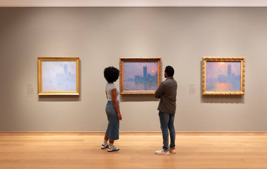 Installation_view_Monet_and_London._Views_of_the_Thames_The_Courtauld_Gallery._(c)_Fergus_Carmichael.jpg