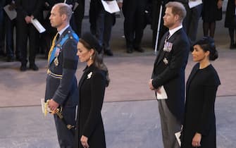 Il principe Harry, Meghan Markle, il principe William e Kate Middleton