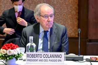 Roberto Colaninno, presidente e amministratore delegato di Piaggio, durante l'incontro "CEO Round Table" con Il ministro degli Esteri Luigi Di Maio e il ministro del Commercio indiano Piyush Goyal a Delhi, India, 6 maggio 2022.
ANSA/ALESSANDRO DI MEO