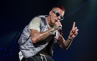 EBOLI, ITALY - OCTOBER 01: Rapper Sfera Ebbasta performs at Palasele on October 01, 2022 in Eboli, Italy. (Photo by Teresa Biancorrosso/Getty Images)