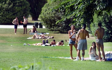 Milano, caldo e turisti per la citta (Milano - 2022-06-19, Maurizio Maule) p.s. la foto e' utilizzabile nel rispetto del contesto in cui e' stata scattata, e senza intento diffamatorio del decoro delle persone rappresentate