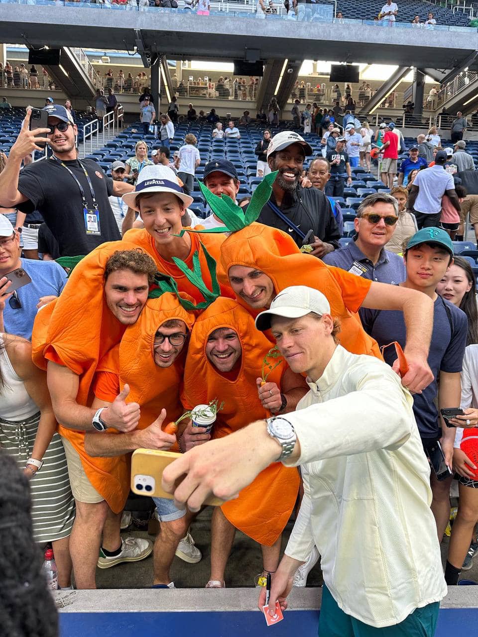 Il primo selfie dei Carota Boys con Sinner Il primo selfie dei Carota Boys con Sinner