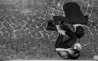 (SIMULAZIONE)
Una simulazione di un'aggressione a una donna, Roma, 17 ottobre 2017.
ANSA/ALESSANDRO DI MEO