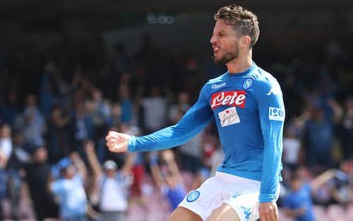  Napoli's forward Dries Mertens jubilates after scoring a goal during Italian Serie A soccer match between SSC Napoli and Torino FC at the San Paolo stadium in Naples, 6 May 2018.
ANSA / CESARE ABBATE