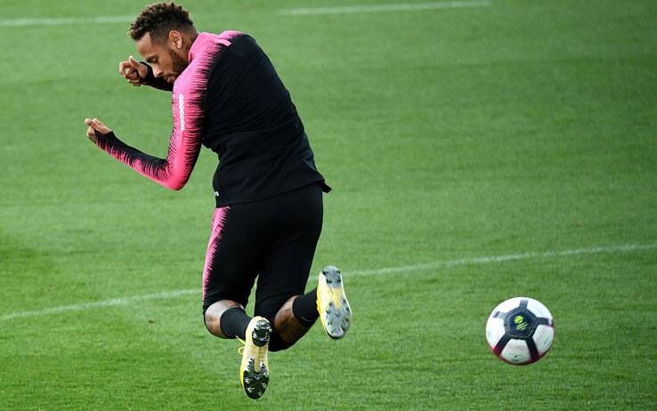 Piedini e piedoni che numero di scarpe portano i calciatori Sky Sport