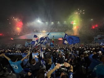 SSC Napoli s supporters celebrate the victory of the Italian Serie A Championship (Scudetto) at the end of the match against Udinese Calcio in Naples, Italy, 04 May 2023.
ANSA/CESARE ABBATE