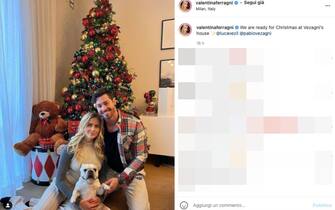 Valentina Ferragni e Luca Vezil posano davanti al loro albero di Natale insieme a Pablo