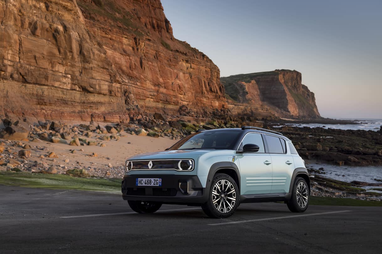 Renault 4 E-Tech Electric, ecco l'elettrica versatile con autonomia ...