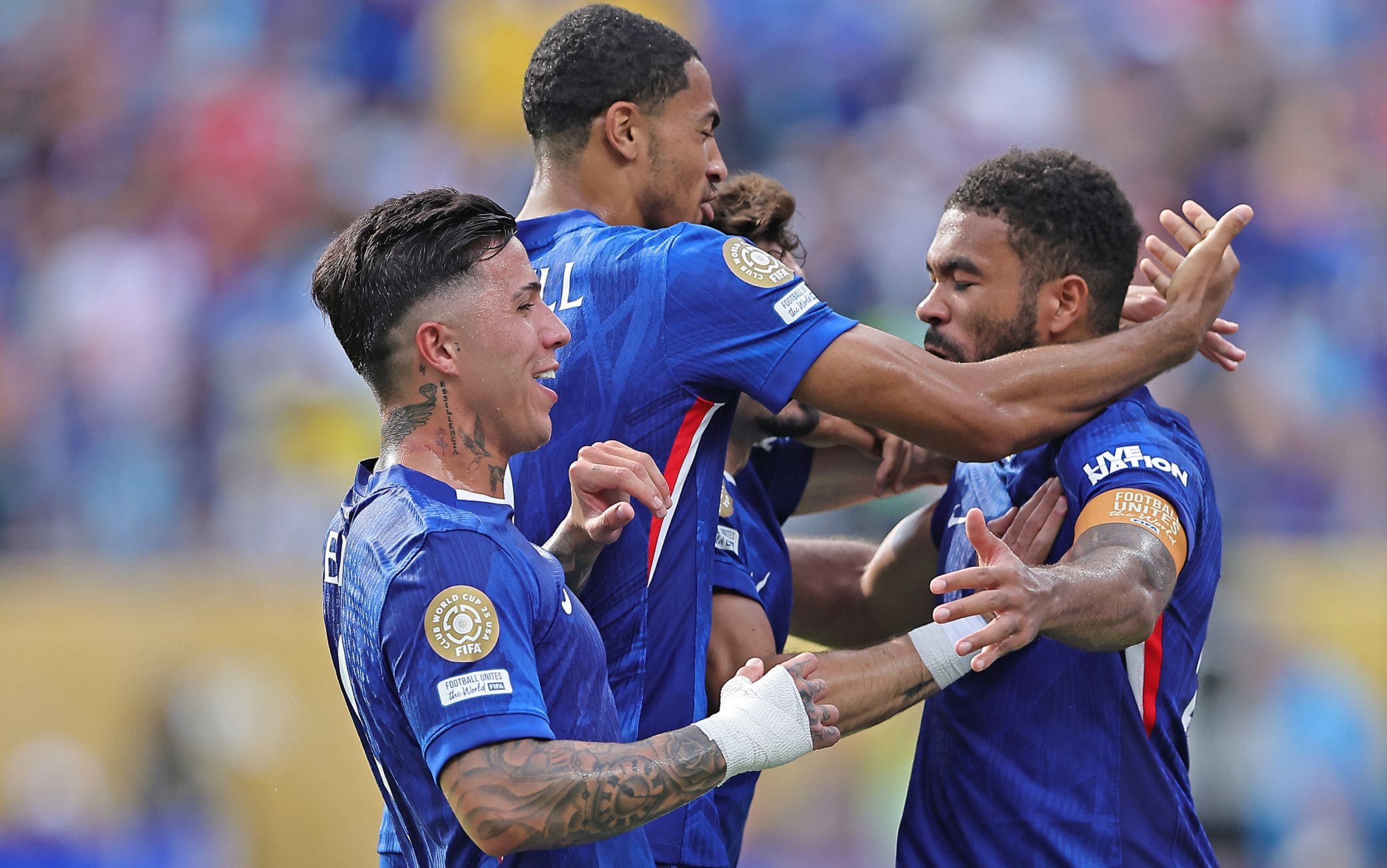 James beffa Trubin su punizione!