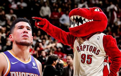 NBA, Booker se la prende con la mascotte