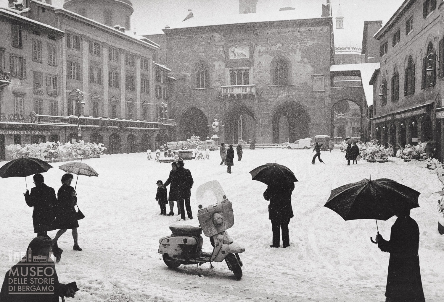 Merisio_Inverno-in-Piazza-Vecchia-1974.jpg