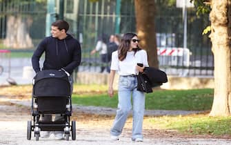 *NO WEB* Milano, Luigi Berlusconi a passeggio con la moglie Federica Fumagalli ed il figlio Emanuele Silvio