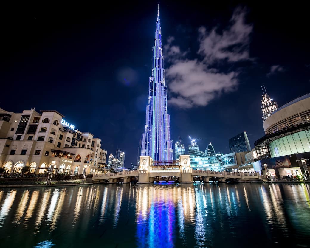 Facciata-LED-grattacielo-piu-alto-al-mondo-Dubai.jpg