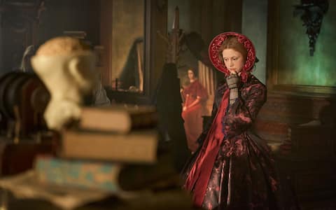 Frankenstein, il senso del film raccontato attraverso i costumi. FOTO