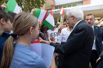 Il presidente della Repubblica Sergio Mattarella a Cesena, al centro di raccolta di beni di prima necessità, in occasione della visita in Emilia-Romagna colpita dal maltempo, Cesena, 30 maggio 2023.  
A handout picture made available by the Quirinal Presidential Palace (Palazzo del Quirinale) Press Office shows Italian President Sergio Mattarella (R) greeting citizens during his visit to areas of Emilia-Romagna region affected by the floods, in Cesena, northern Italy, 30 May 2023. Mattarella visited the northern Italian region of Emilia-Romagna after this month's devastating floods that claimed 15 lives and caused massive damage to agriculture.
ANSA/ FRANCESCO AMMENDOLA - UFFICIO STAMPA PER LA STAMPA E LA COMUNICAZIONE DELLA PRESIDENZA DELLA REPUBBLICA ++HO - NO SALES EDITORIAL USE ONLY++ NPK++