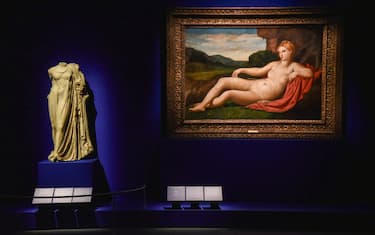 Anteprima per la stampa della mostra 'Tiziano e l'immagine della donna nel cinquecento veneziano' a Palazzo Reale, Milano, 22 Febbraio 2022. ANSA/MATTEO CORNER